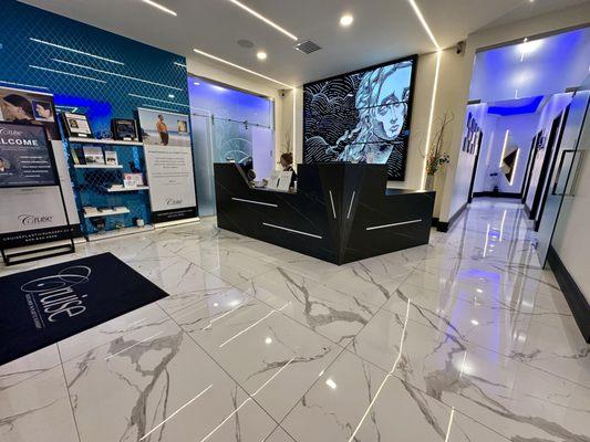 The lobby of plastic surgery office "Cruise Plastic Surgery"