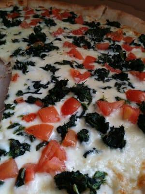 18" Italian pizza (white sauce, spinach and fresh tomatoes)