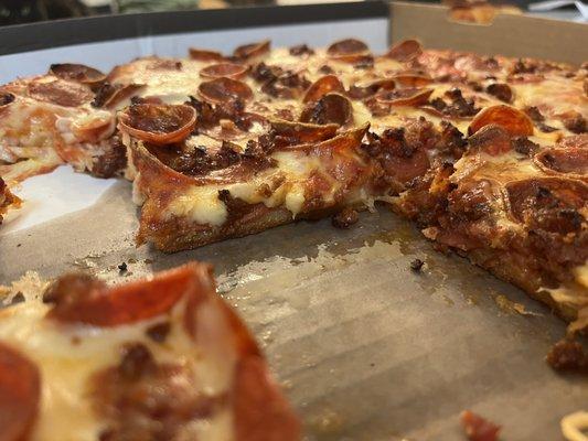 Pepperoni & bacon pizza