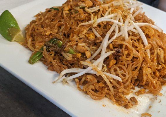 Chicken pad thai