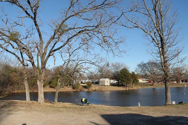 Shady Lake RV Park in Sulphur Spring Texas, East Dallas Campground pond