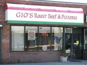 Gio's Roast Beef & Pizza Outside