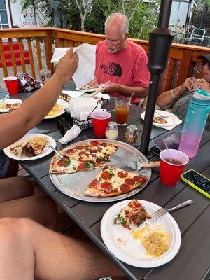 Gilligans Pizza & Bar