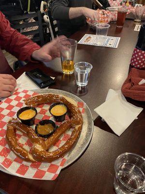 Pretzel w beer cheese n mustard YUM