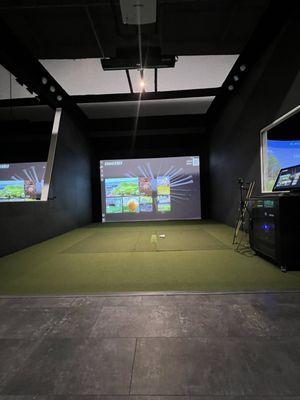 Golfi indoor golf center