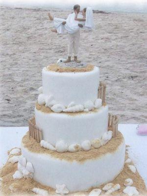 Call Kimmy Cakes for your wedding 631.903.5817