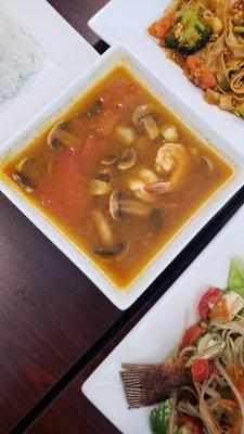 Tom yum soup