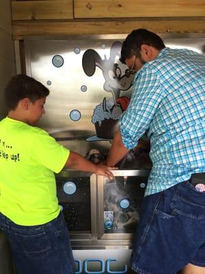 The Rockport Dog Wash, located in Suite A of the Pirate Coin Plaza near Fulton TX