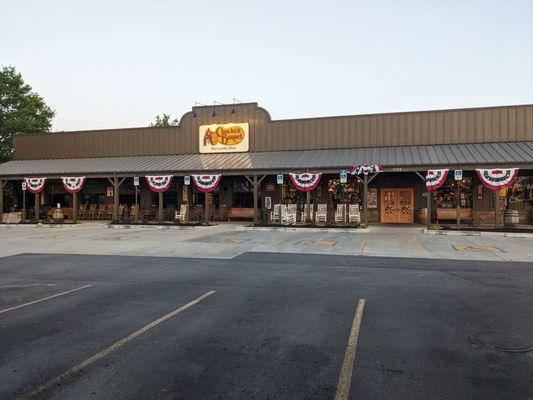 5:30 am at the Cracker Barrel, Brentwood