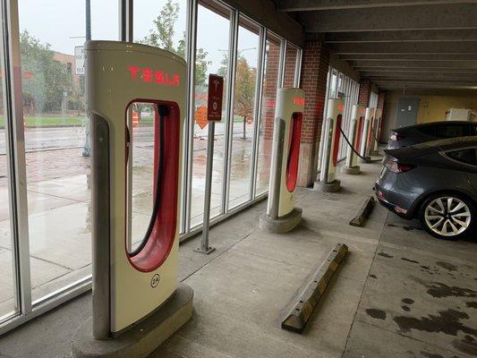 Tesla supercharger