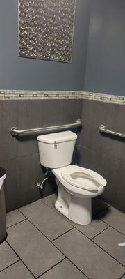 Clean single stall bathroom