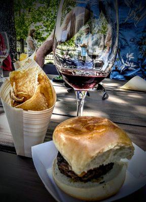 Dutch Crossing Winery.. Pinot with Truffle Chips and a Slider. Awesome Event! 4/2022