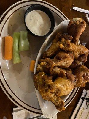 Delish extra-large wings