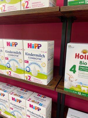 HOLLE and Hipp toddler formulas.