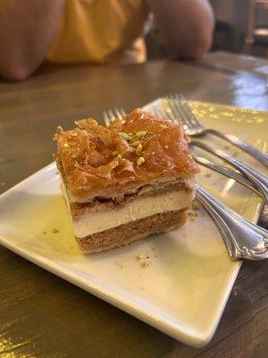 Baklava cheesecake