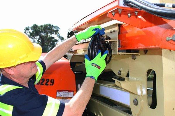 Mobile onsite repairs of hydraulic hose assemblies. PIRTEK Sarasota specializes in 1 hour onsite repairs of all types of flui...