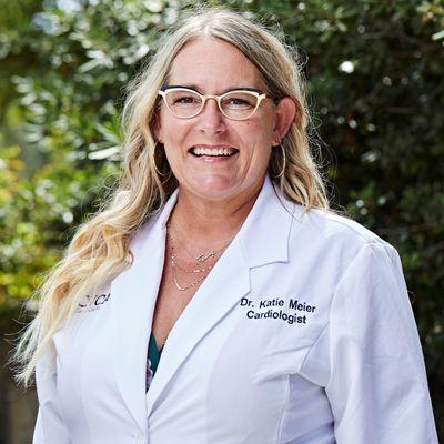 Meet Dr. Katie Meier, Diplomate, ACVIM (Cardiology)!