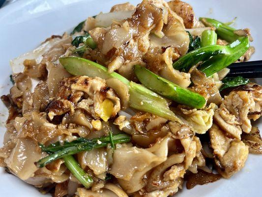 Pad see ew with chicken