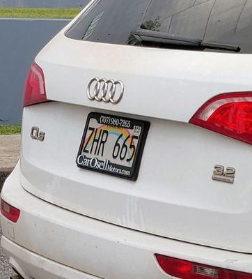 Audi Q5 spotted in Hawaii with Carosell plate frames.