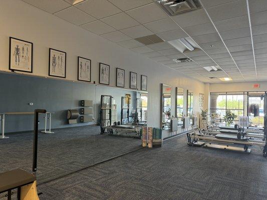 Mat Pilates group class area