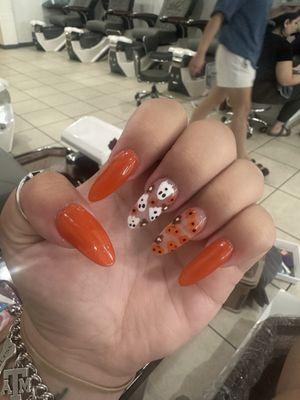 nails