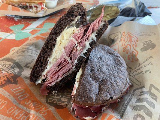 Pastrami Reuben (medium) @gratuitousgourmande