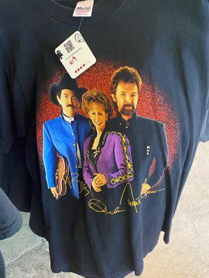 $69 Reba & Brooks & Dunn concert T ( UNIQUE!)