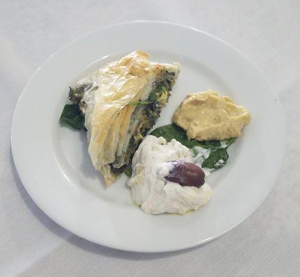 Spanakopita 
 Tzatziki 
 Hummus