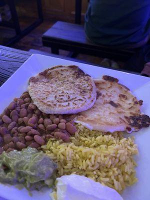 2 Pupusas