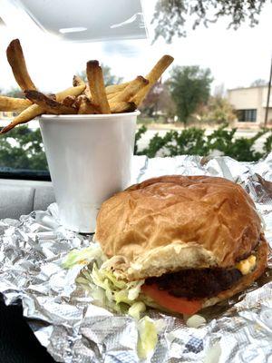 Cheeseburger & fries