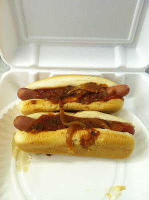 Hot dogs with sweet onions