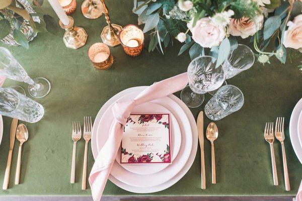 Fern Velvet linens with Blush Nova napkins.