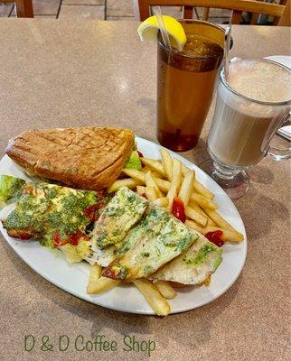 Pesto Panini & Cappuccino, yumm!!