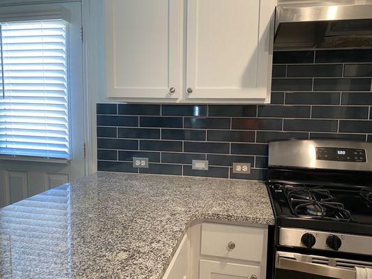 Closer view of kitchen backsplash