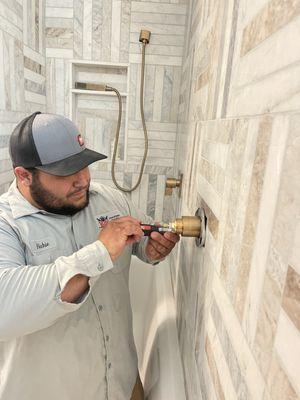 Replacing shower cartridge