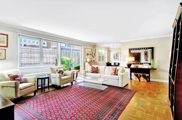 This beautiful one bedroom with wrap around terrace was offered as a 6-10 month furnished rental in Midtown East. 