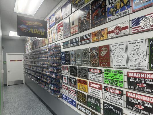 Hot wheel alley ! Over 1100 hot wheels and lots of man cave signs for sale !