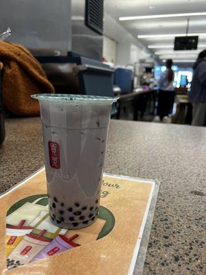 Large taro milk tea with tapioca