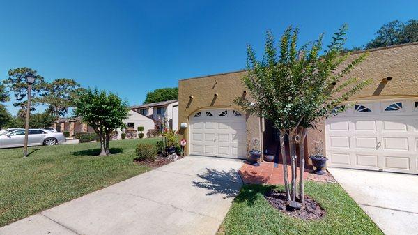 3 bedroom / 3 bathroom Golfview townhome with a garage on Lone Palm Golf Course in Lakeland