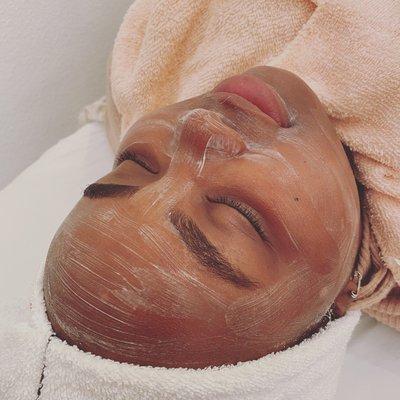 Dermeluxx Hydrodermabrasion