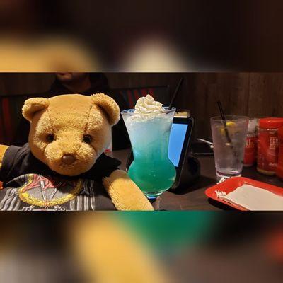 RR's Tito's Blue Chill was delicious! It has pineapple juice in it! #redrobin #valencia #cocktails #goodtimes #mortimerthebear #justmortimer