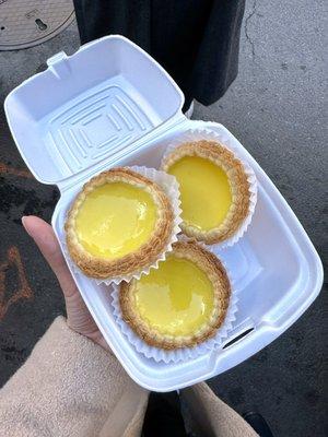 egg tarts!! ($1.30 each)