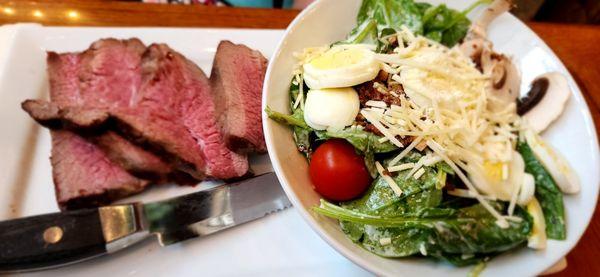 Classic Spinach Salad with Tri-Tip