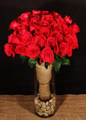 Burlap wrap hand tie bouquet of roses