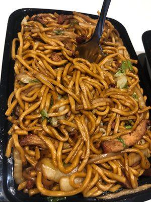 Roast pork lo mein