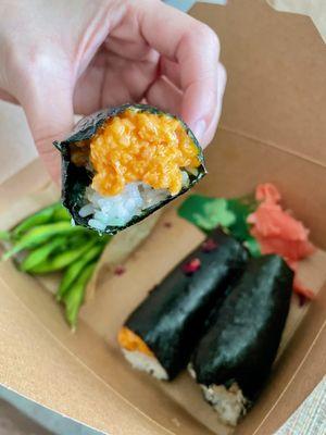 spicy salmon handroll