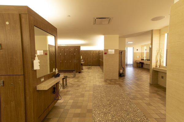 Spacious locker room facilities