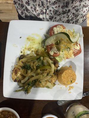 Pollo Encebollado