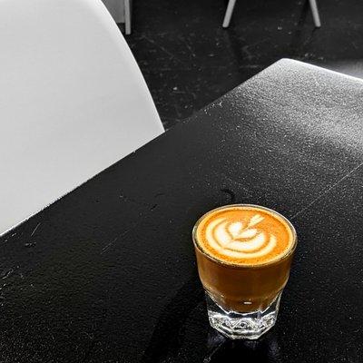 cortado
espresso / 2oz stm.d milk