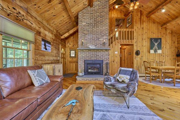 Log Cabin Living